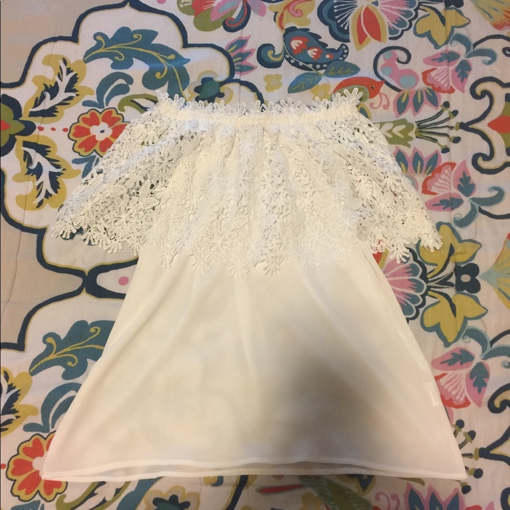 Women’s Boutique Off the Shoulder Top size Small
